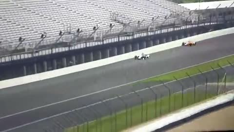 Así fue el aparatoso accidente de Fernando Alonso en prácticas de Indy 500