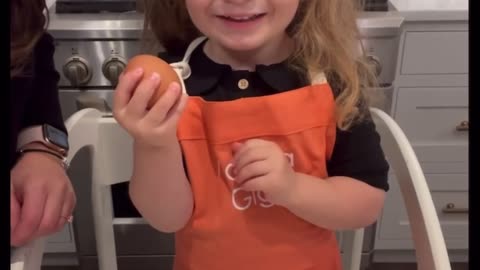 TODDLER MAKES CHICKEN CUTLETS 🐓