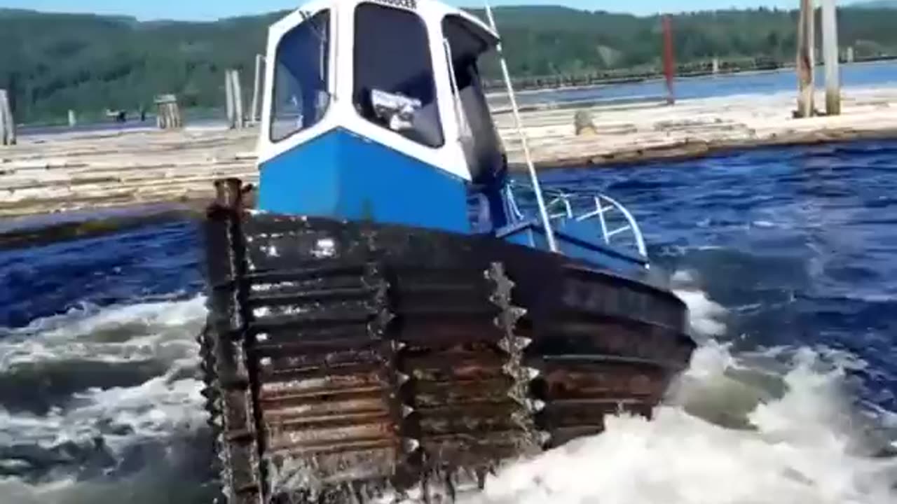 RivTow “Super Winder” Boat For Lodging And Transporting Wood Impossible To Tip Over!