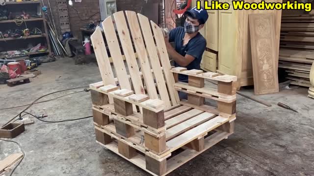 Design Ideas Woodworking Project Cheap - Build A Outdoor Chair From Old Pallets must watch