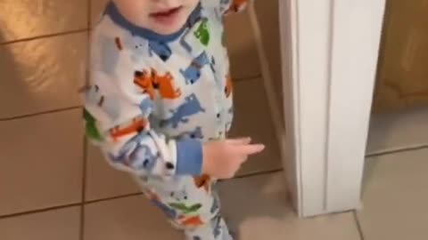Child met Ghost real video