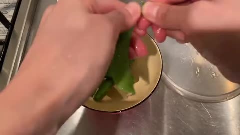 Remove The String From Snap Peas