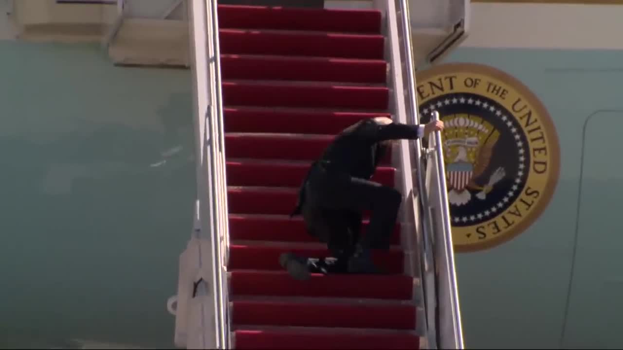 Joe Biden Fall when using plane's stairs