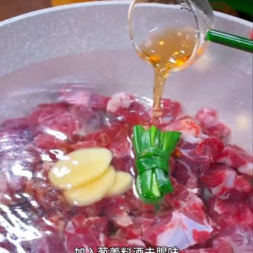 Chinese cuisine, teach you the method of stewing beef soup with radish