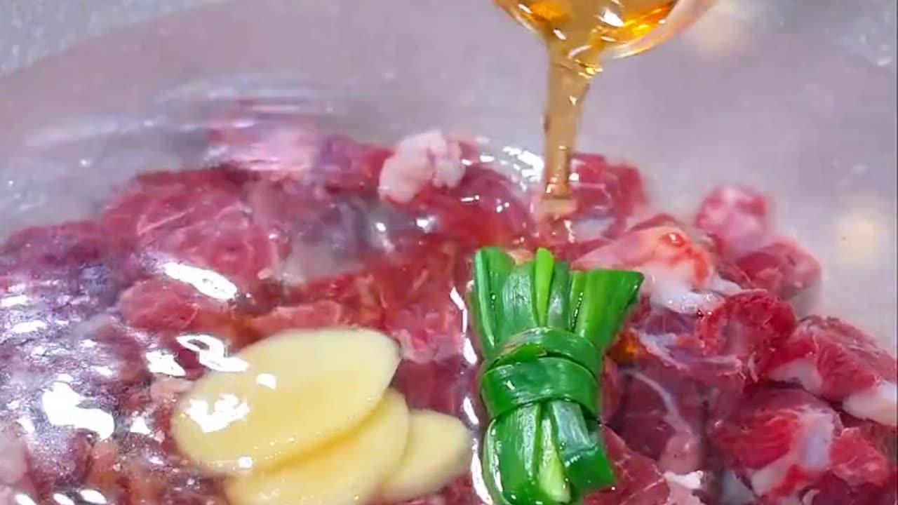 Chinese cuisine, teach you the method of stewing beef soup with radish