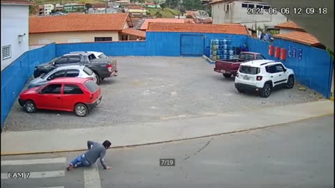 The funniest hit-and-run in the world