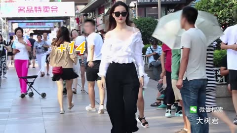 1 Hour of Walking in China as Super Model美女在中国街头走一小时会吸引多少男人的目光