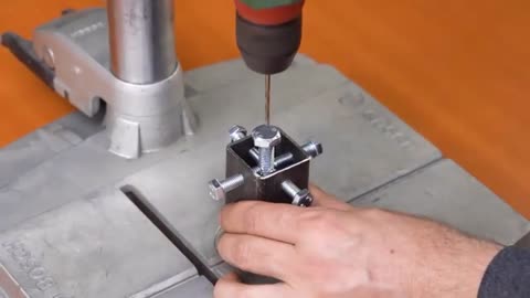 A talented person made a variety of DIY gadgets
