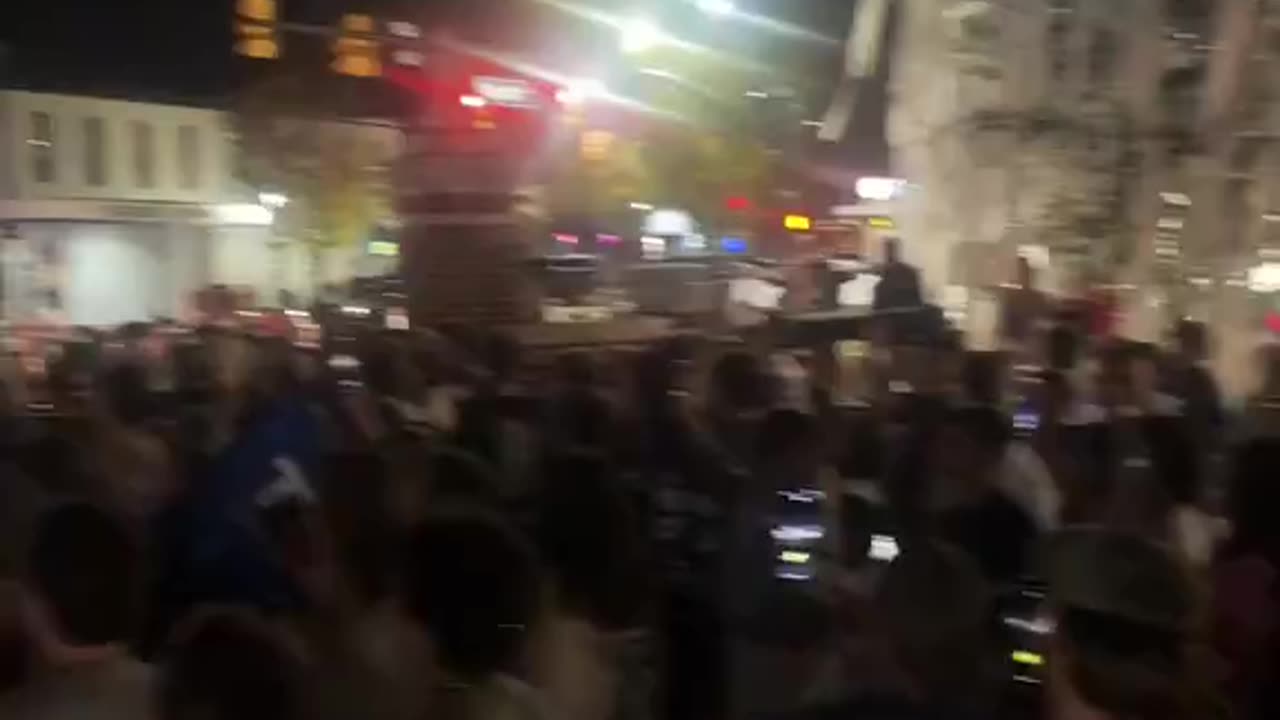 Star Spangled Banner sung by Auburn University students to celebrate Trump win