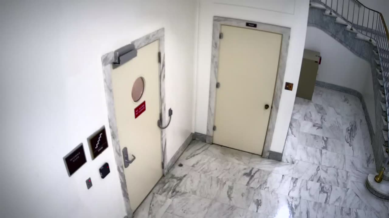 6130RHOBGRRGST4Stairwell4_2021-01-06_12h00min02s263ms.mp4