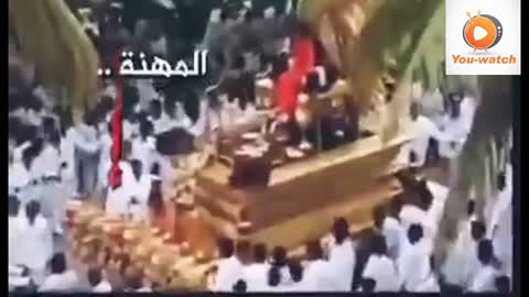 The appearance of a man in India sneezing a golden egg - ظهور رجل في الهند يعطس تطلع بيضة ذهب من فمه