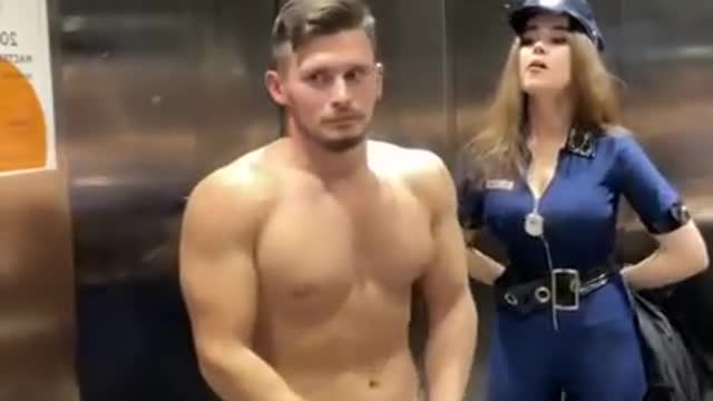 Shmeksss - elevator prank police woman gym - PopCornRest