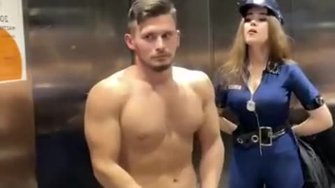 Shmeksss - elevator prank police woman gym - PopCornRest