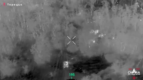 Ukrainian Bradley Lighting Up Russian Positions Overnight(Incredible Footage)