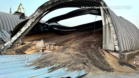 Ship leaves Ukraine despite Russian threat of attack
