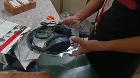 Unboxing gaming HyperX stinger Headphones and review