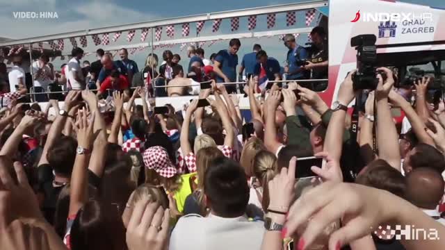 Vatreni sletjeli u Zagreb, putuju prema Trgu