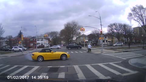 Guy Does Donuts at a Red Light