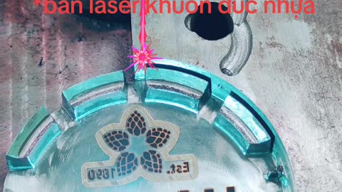 Khắc laser khuôn mẫu