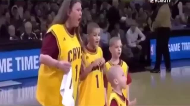 Father makes costumed pranks and surprises his children