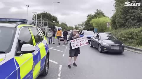 Chaos as protesters target motorways to oppose petrol price hikes