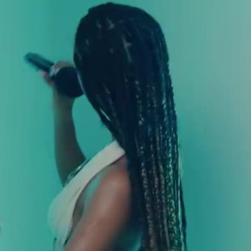 Fan of Tyla commenting on her song ‘Water’