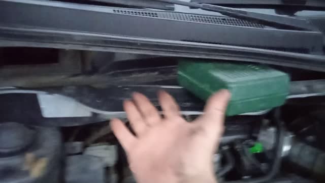 Замена салонного фильтра Chery Bonus a 13.Replacing the cabin filter Chery Bonus a 13.