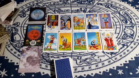 Pisces October tarot reading "Keeping your own council and gaining clarity"