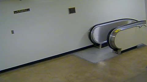 3060RHOBG3EscalatorSouthofSubway_2021-01-05_18h20min01s420ms.mp4