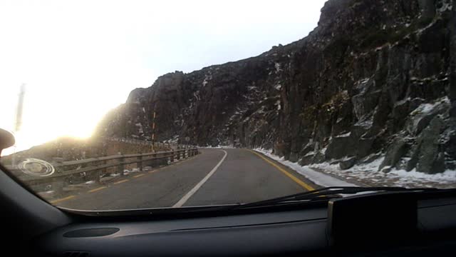 Caminho para a Serra da Estrela por Covilhã