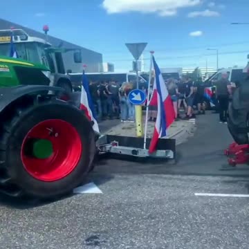 Farmáři v Holandsku zablovali distribuční centra a řetězce supemarketů