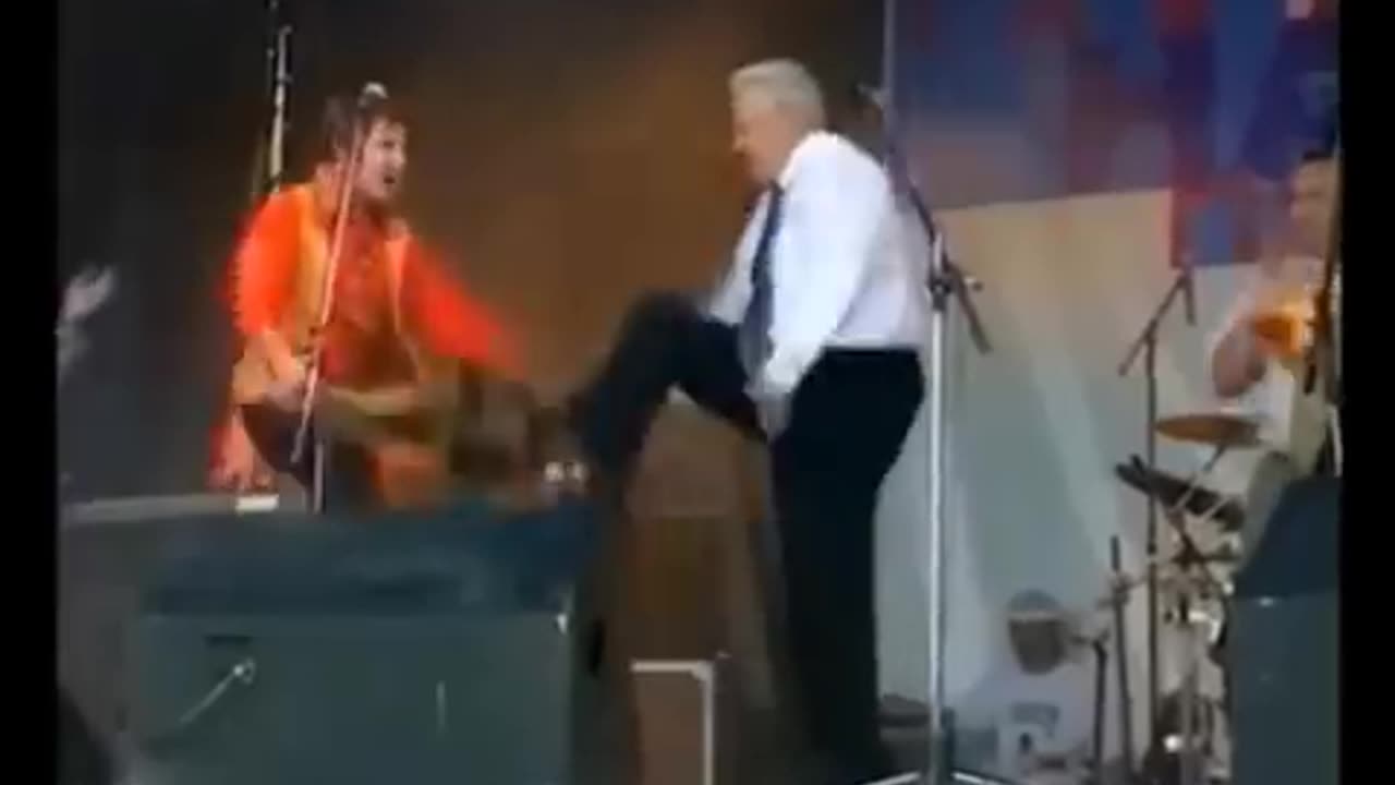 boris Boris Yeltsin drunk(soviet dickhead of the state)