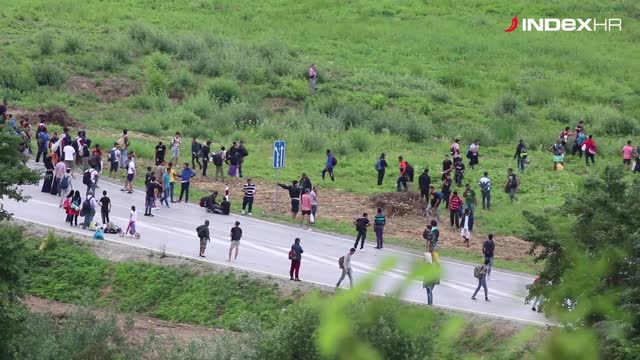 Pogledajte što se događalo na granici između BiH i Hrvatske gdje su migranti došli prosvjedovati