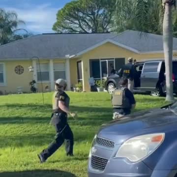 FBI Executes Search Warrant At Home Of Gabby Petito's Fiancé Brian Laundrie CRIME SCENE