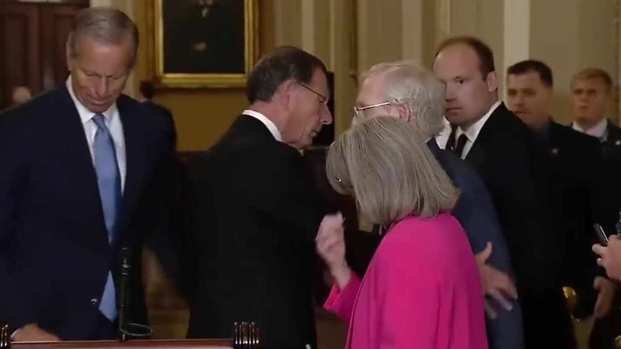 Here’s Mitch McConnell freezing at start of Senate GOP