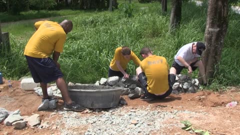 Carrier Air Wing Sailors Participate in Community Service Project