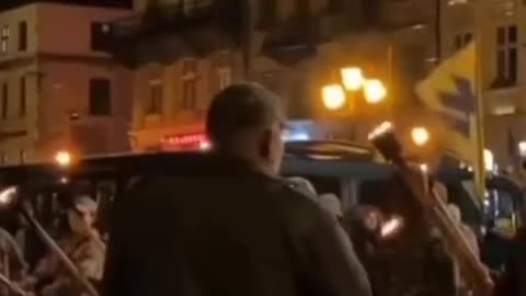 Right Sector militants publicly threaten Lviv Mayor Sadovyi with violence