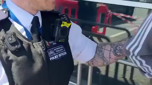 I 😥😥Shared Tears😰😢😥😭 After Watching 👀 what this policemen did to these black guys