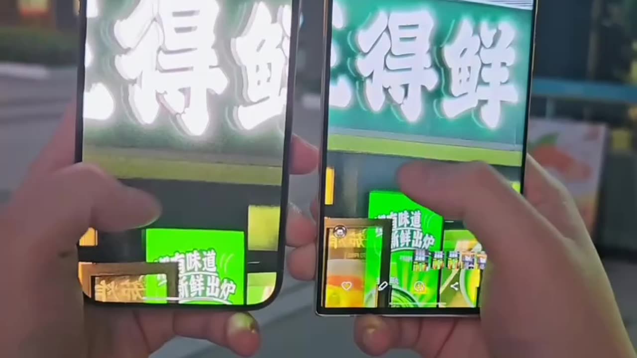 who has better zoom power