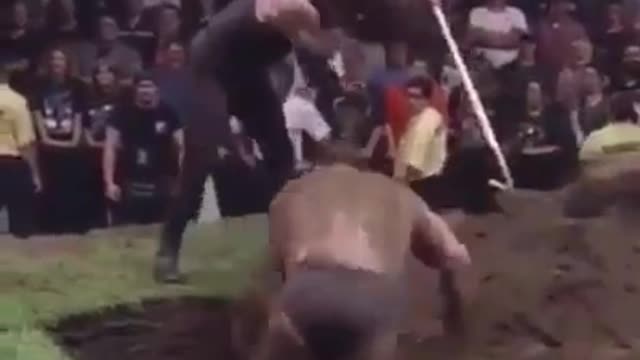 Undertaker and Big Shwo VS Therocke and Mickenze (1999)