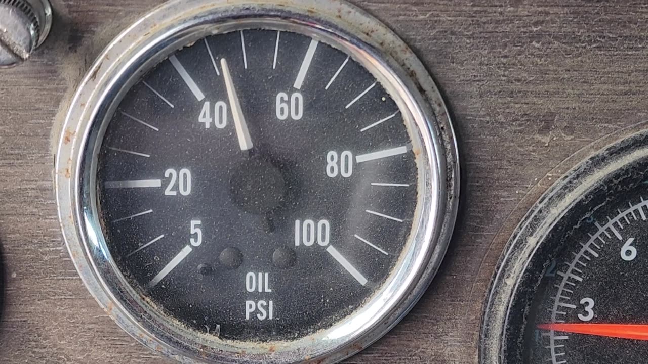 1985 Peterbilt 362 oil pressure gauge