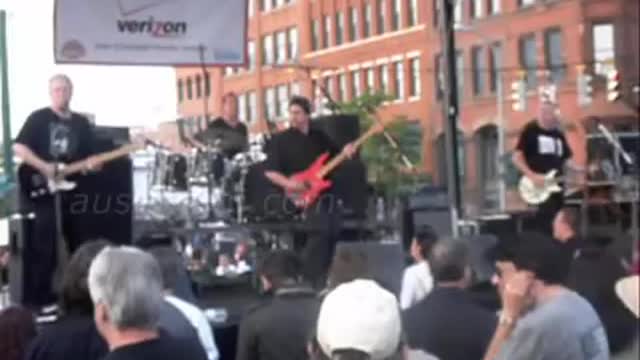 The Flashcubes Live Welcome to the Working Class
