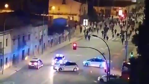 Spain protest against the new lockdowns happening right now