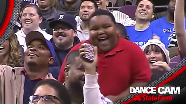 25 Best and Funniest Moments of Fans in Sports