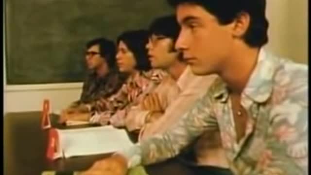 How the masses are psychologically manipulated: Asch Conformity Experiment