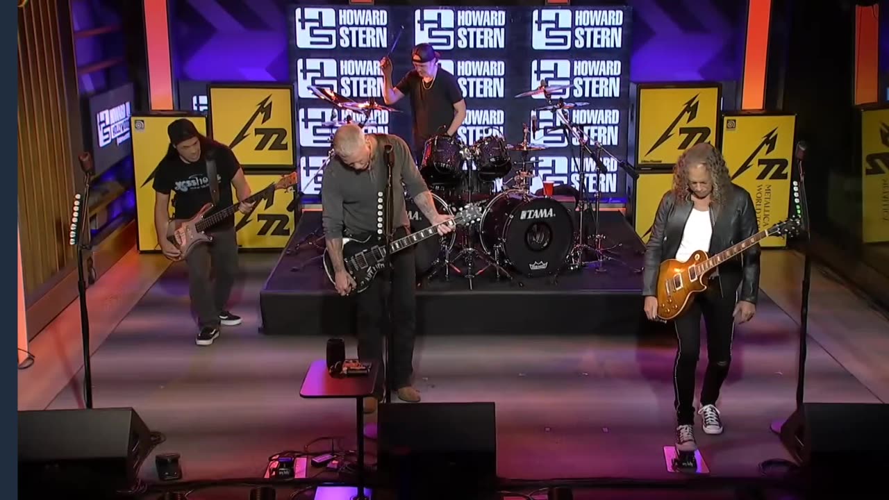 Metallica live...turn the page