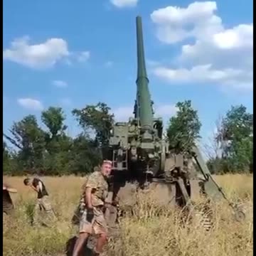 Probably the largest caliber of the ZSU artillery - 2c7 "Pion" in operation