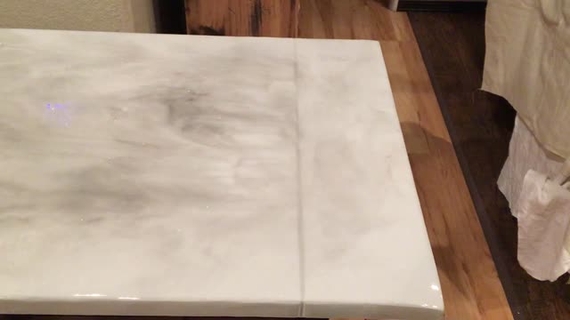 Epoxy resin top