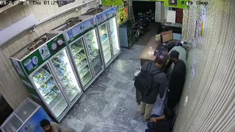 Thief enter in shop