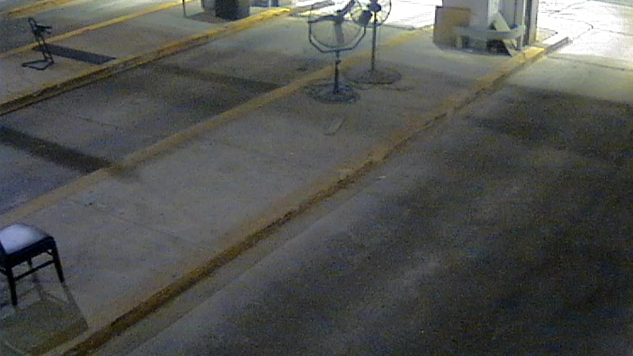 3138RHOBG3CStGarageLeftDoor_2021-01-06_04h16min52s100ms.mp4